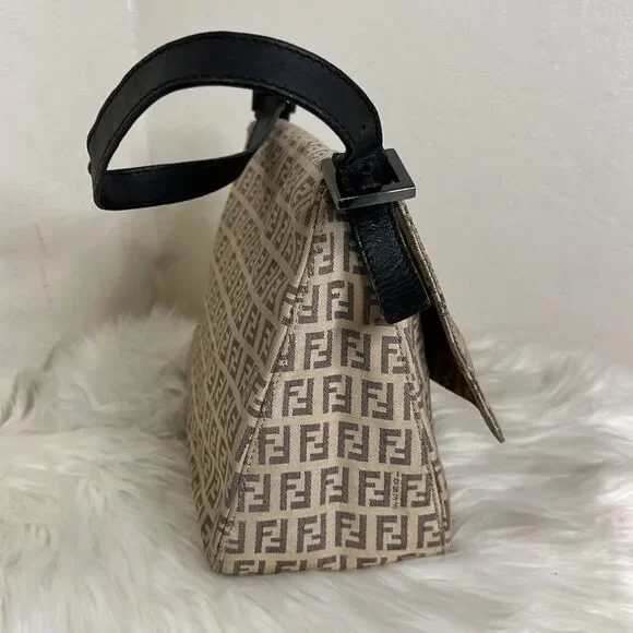 💯Authentic Fendi Shoulder Bag🍀